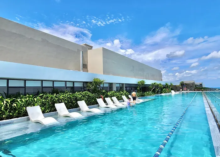 Oasis Suites - The Song, Infinity Pool & Gym