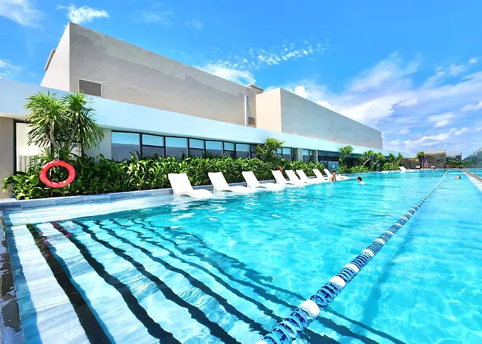 Oasis Suites - The Song, Infinity Pool & Gym